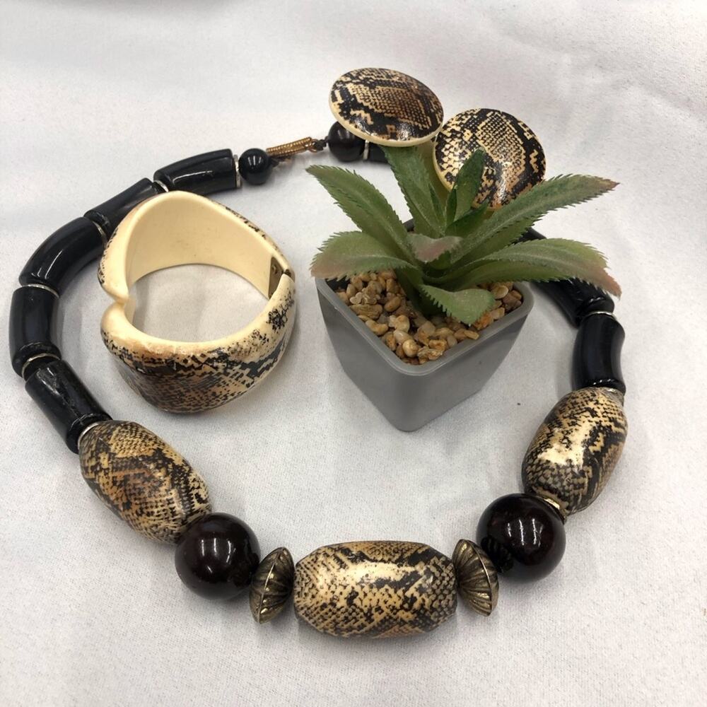 Vintage Black Tan Chunky Necklace Bracelet Earrings Set - Picture 13 of 16